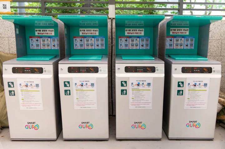 Some Seoul apartments charge for food waste by weight