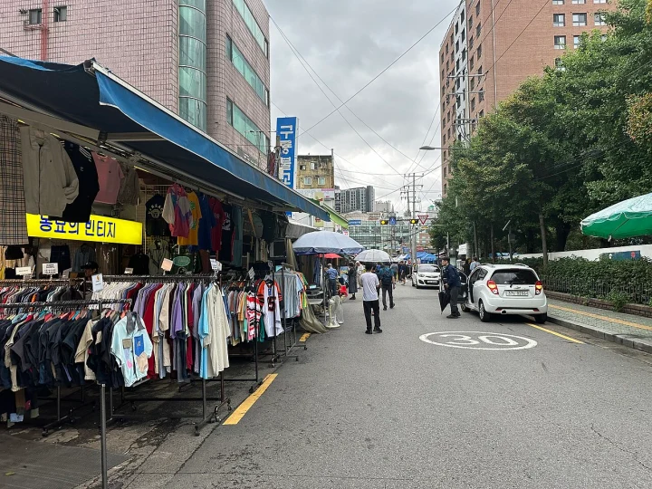 東廟市場の店