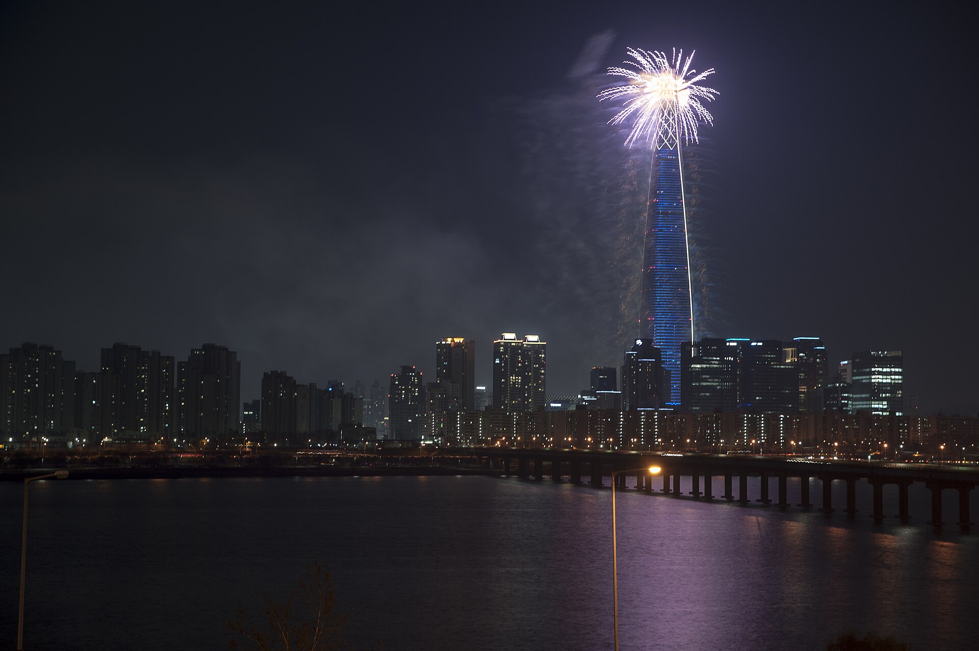 Lotte World Tower amid fireworks