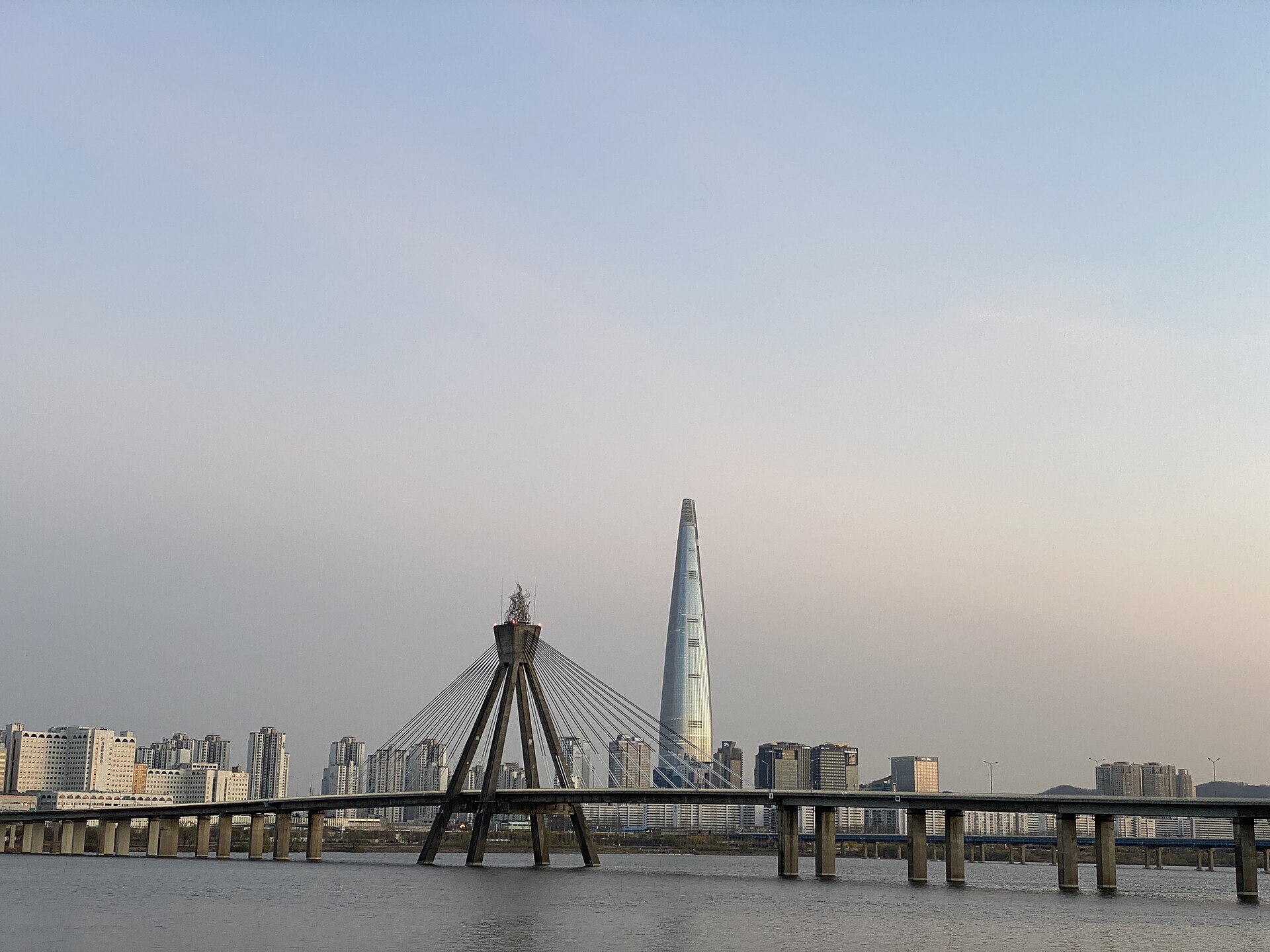 Olympic Bridge over the Han River with Lotte World Tower